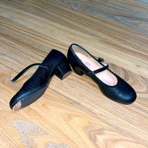 Girl Folklorico shoes size 22 from Mexico.
